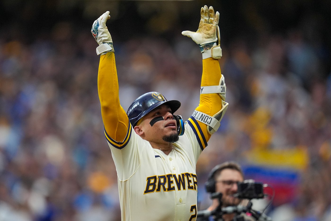 Move over, bat flips. Baseball's slow home run trots could have their World Series moment | iNFOnews.ca Move over, bat flips. Baseball's slow home run trots could have their World Series moment | iNFOnews.ca