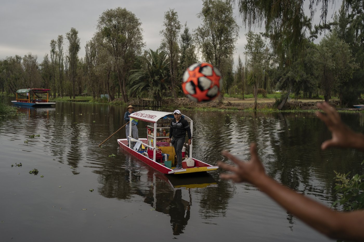 Mexico City’s floating gardens have fed people for hundreds of years. Now they’re threatened | iNFOnews.ca