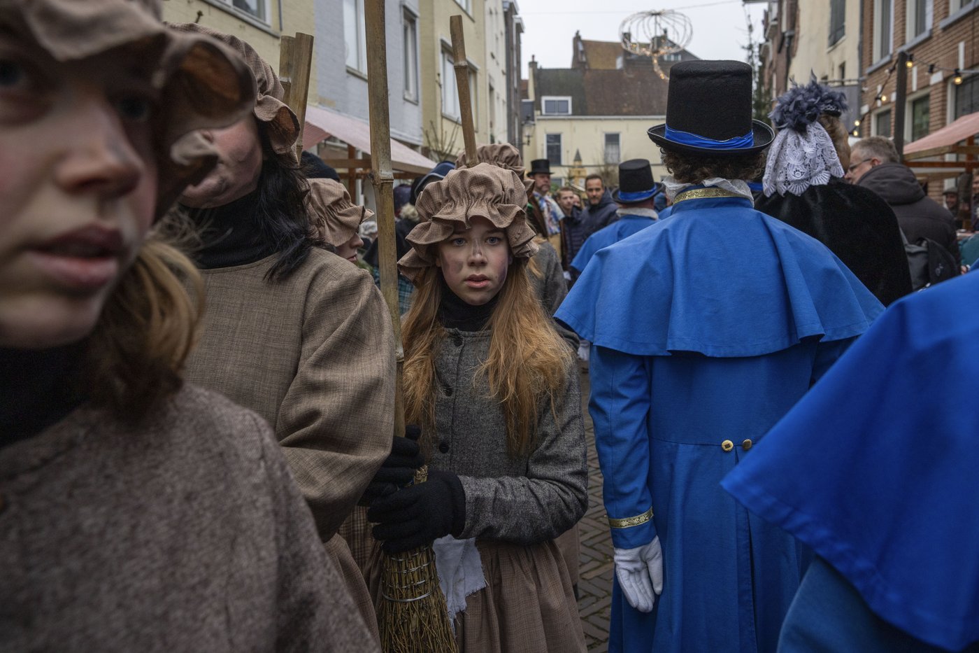 Charles Dickens' characters come alive in a Dutch town enamored with the English author | iNFOnews.ca