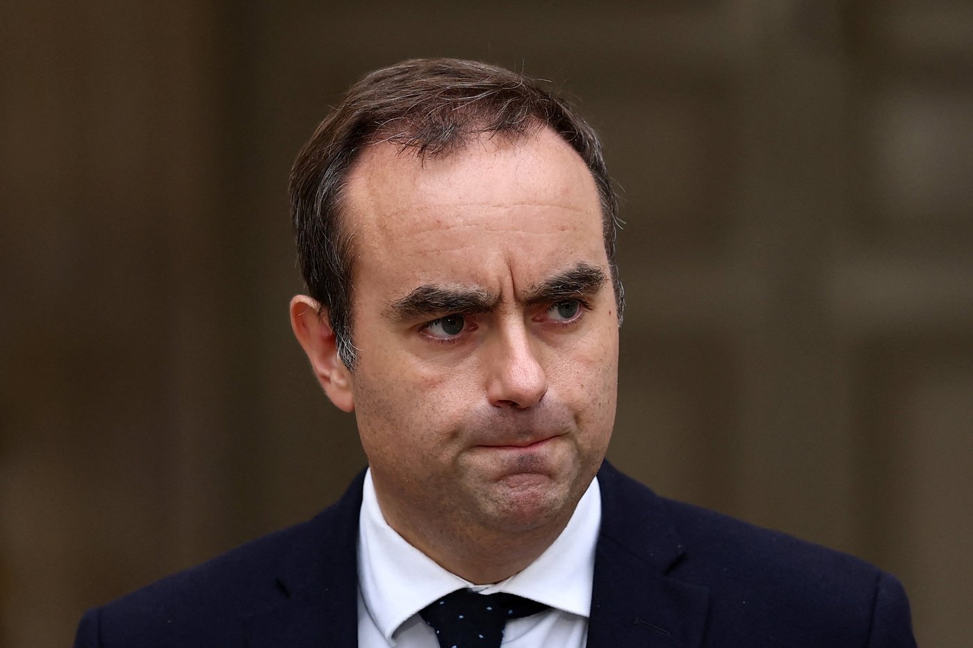 French PM resigns hours after naming government, plunging France further into political chaos | iNFOnews.ca