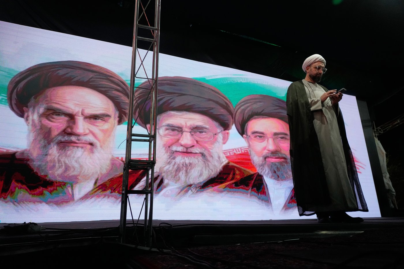 US military says it's striking 'multiple targets' in Iran in second day of renewed fire | iNFOnews.ca US military says it's striking 'multiple targets' in Iran in second day of renewed fire | iNFOnews.ca