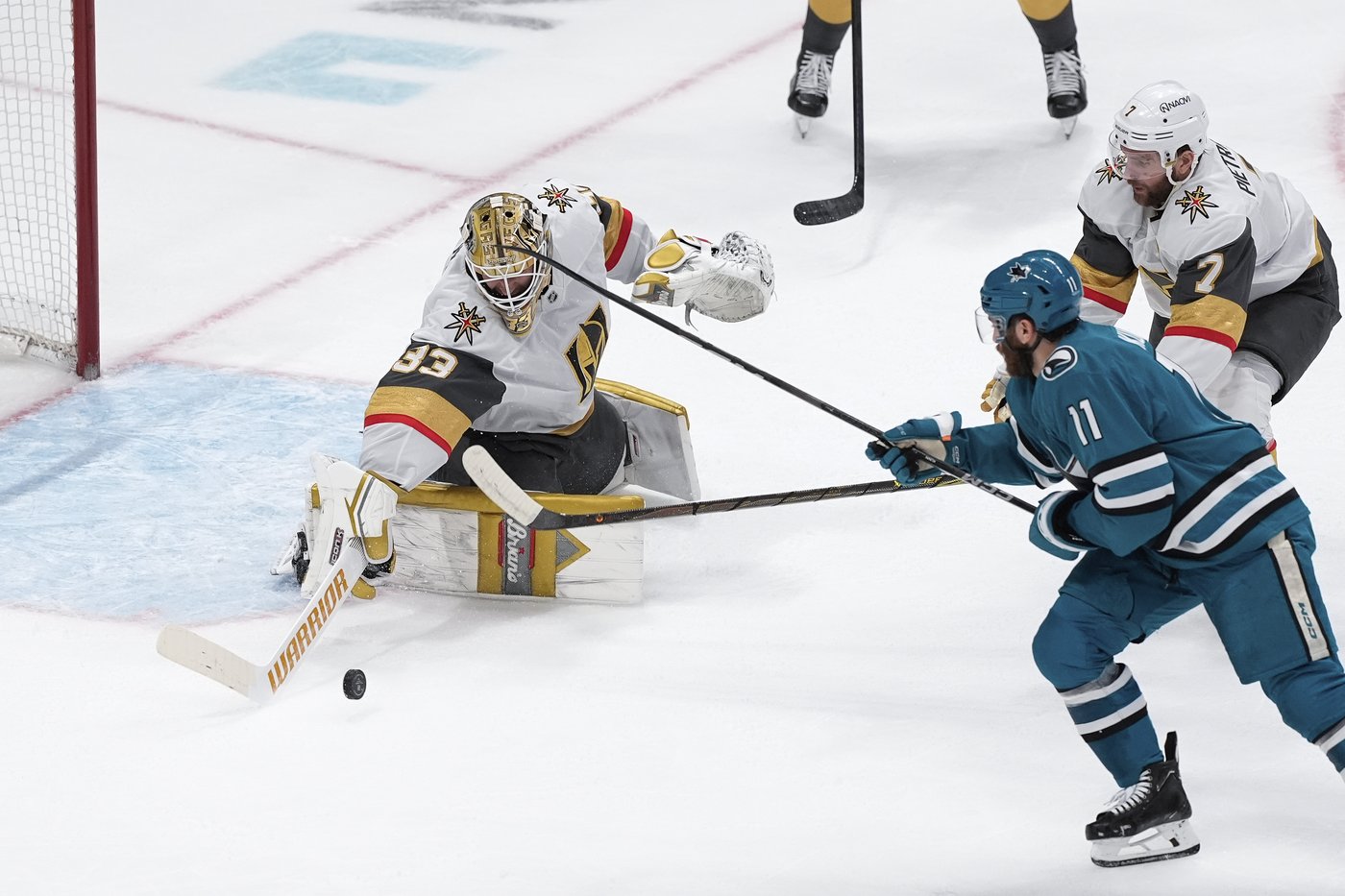 Golden Knights score 2 quick short-handed goals in 6-3 win over Sharks | iNFOnews.ca