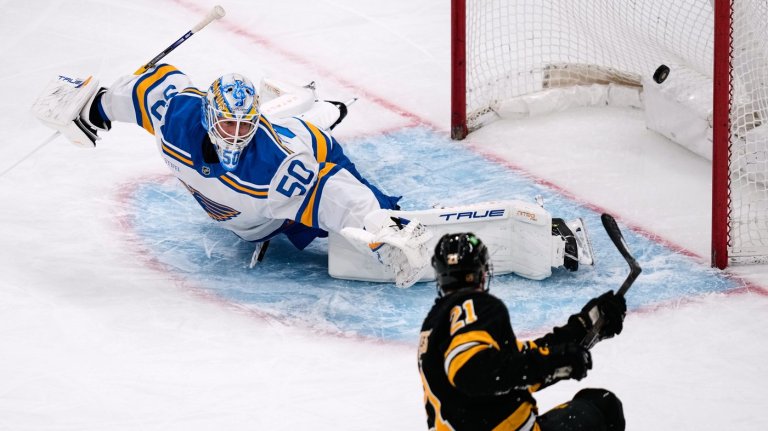 Zacha scores twice, Korpisalo makes 37 saves in Bruins' 5-2 win over Blues | iNFOnews.ca