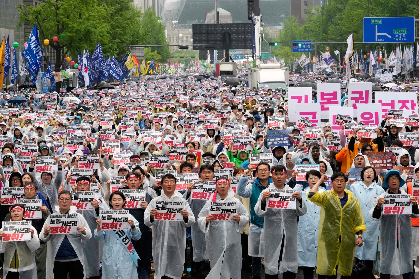 PHOTO COLLECTION: May Day Labor | iNFOnews.ca