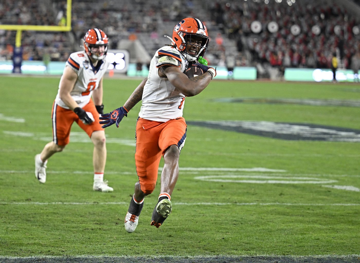 McCord throws for 453 yards, 5 TDs in No. 22 Syracuse's 52-35 Holiday Bowl win over Washington State | iNFOnews.ca