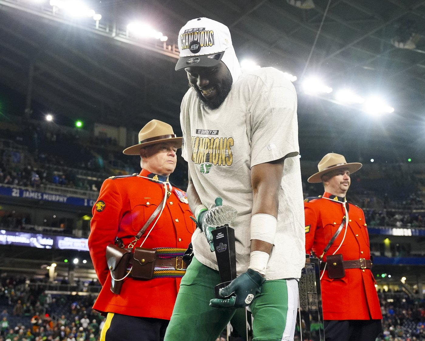 Riders' Emilus hauls in 10 passes, plus Grey Cup's Most Outstanding Canadian Award | iNFOnews.ca Riders' Emilus hauls in 10 passes, plus Grey Cup's Most Outstanding Canadian Award | iNFOnews.ca