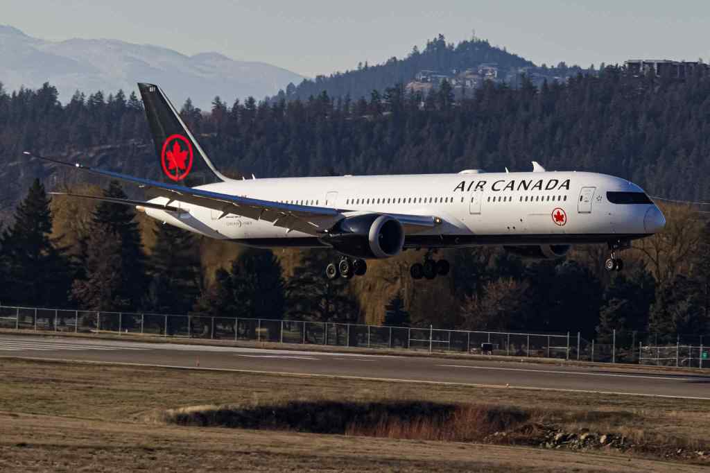 iN PHOTOS: Kamloops man pursues passion for aviation through his lens | iNFOnews.ca