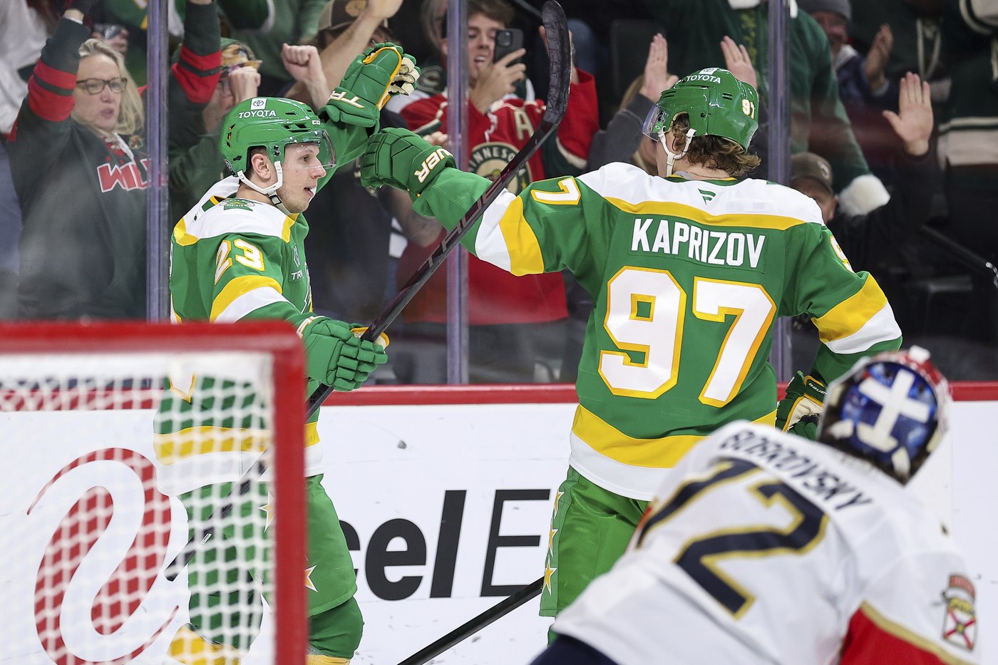 Matthew Tkachuk's 2 goals lead Panthers past Wild 6-1 | iNFOnews.ca