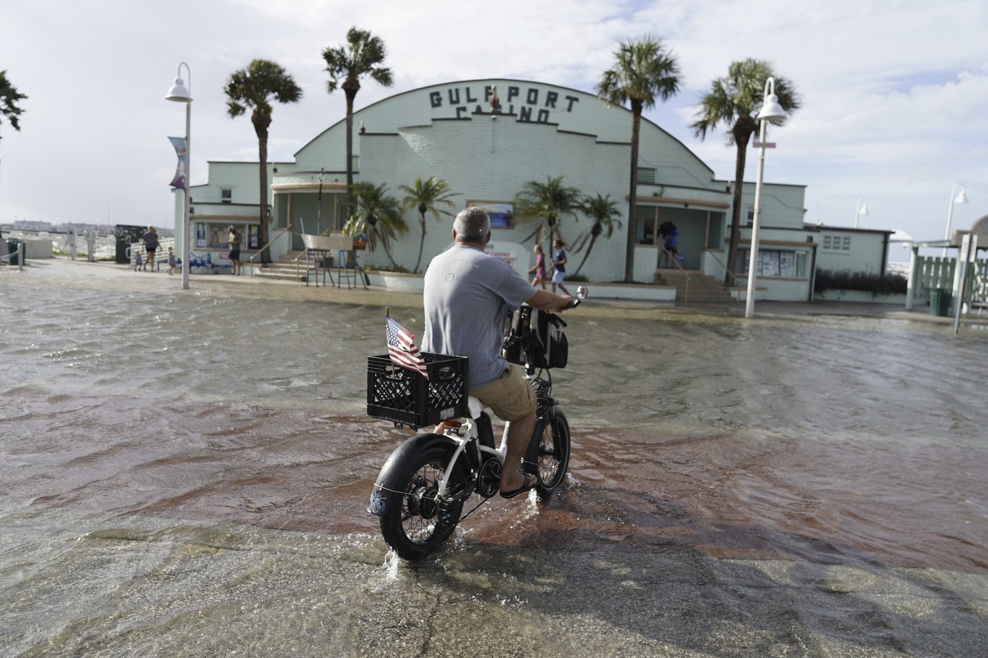 Helene makes landfall in northwestern Florida as a Category 4 hurricane | iNFOnews.ca