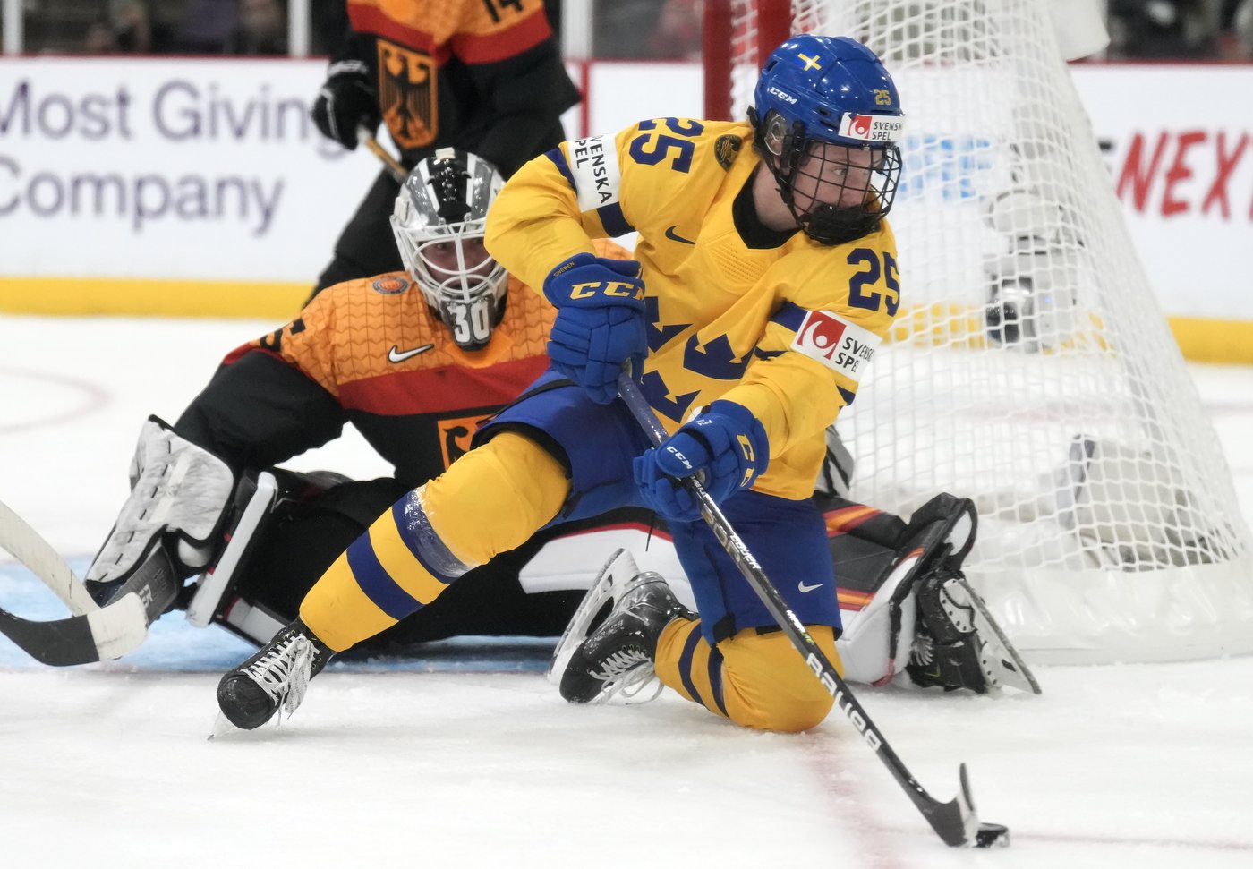 From last pick to first-liner: Swedish star Ljungblom making waves with Victoire | iNFOnews.ca