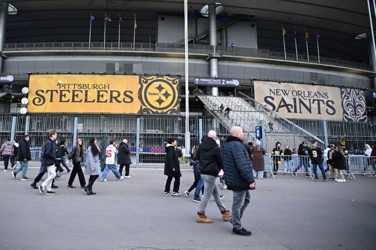 Saints G Cesar Ruiz inactive for Paris game against Steelers because of knee injury | iNFOnews.ca