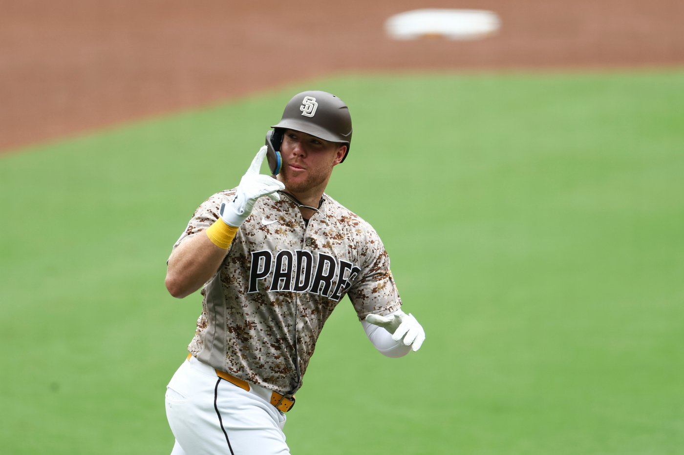 Diamondbacks miss playoffs on season's final day, losing 9-4 to Padres after Phillies clinch | iNFOnews.ca