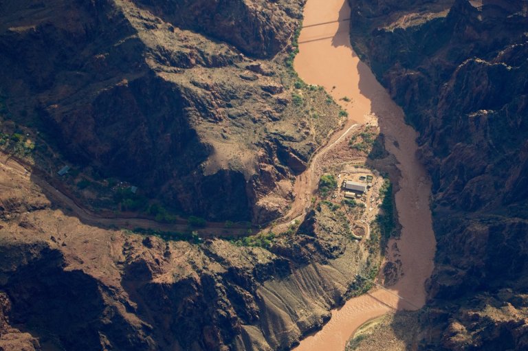 Hikers describe intense rain and wind before floodwaters ravage Grand Canyon | iNFOnews.ca