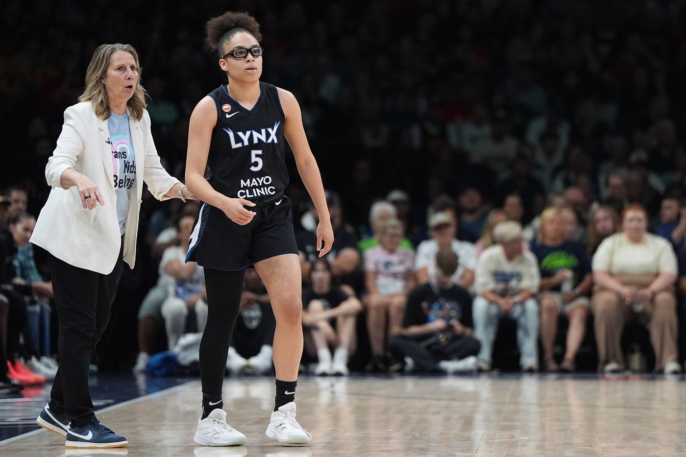 Miles, Williams help WNBA-best Lynx hold off Fever 108-100 | iNFOnews.ca Miles, Williams help WNBA-best Lynx hold off Fever 108-100 | iNFOnews.ca