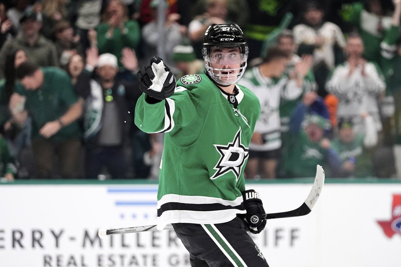 Sherwood's OT goal caps Canucks 3-goal comeback in final minute in 6-5 win over Stars | iNFOnews.ca