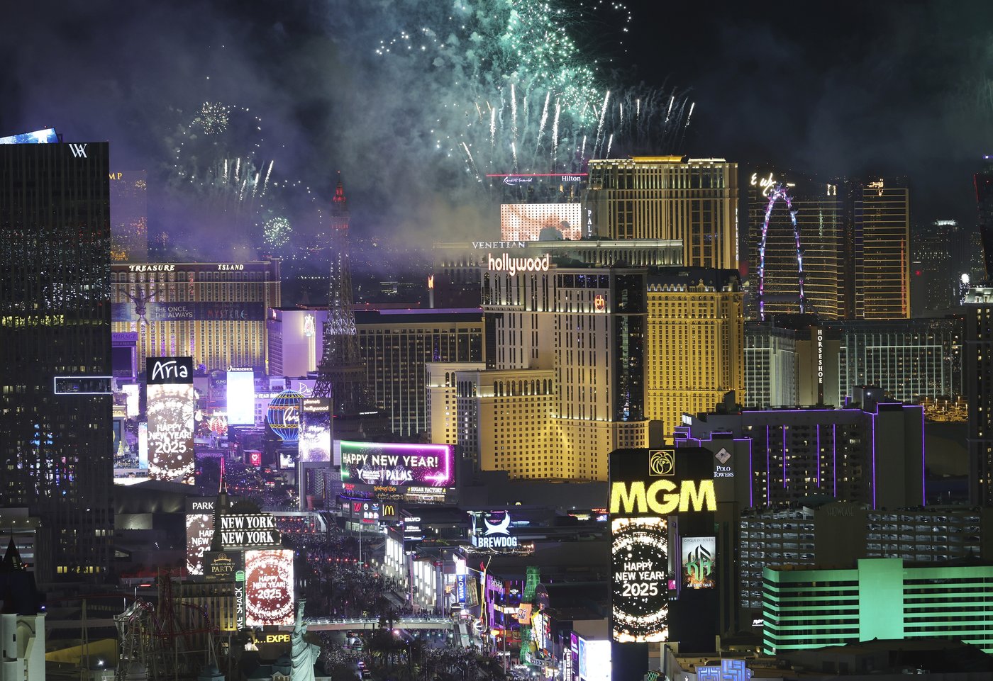 Vegas, baby! Sin City to host the 2027 College Football Playoff national championship game | iNFOnews.ca
