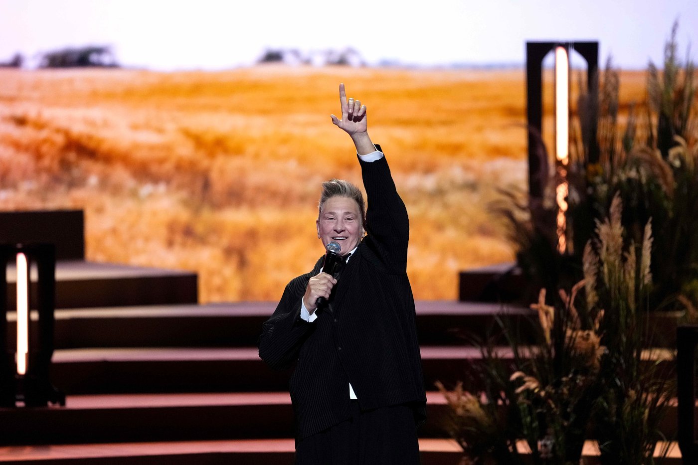'Sounds like Canada:' k.d. lang toasted at Ottawa tribute concert | iNFOnews.ca
