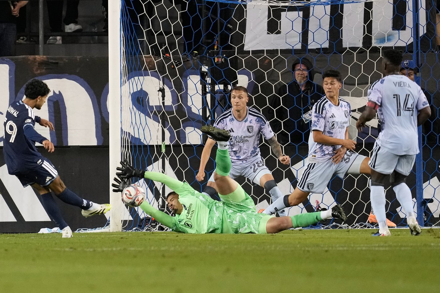Berhalter scores in 76th minute as Whitecaps salvage 1-1 draw with MLS-leading Earthquakes | iNFOnews.ca
