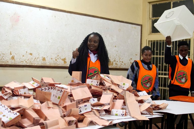 Zambia suspends vote counting in election over reports of violence and the theft of ballot papers | iNFOnews.ca