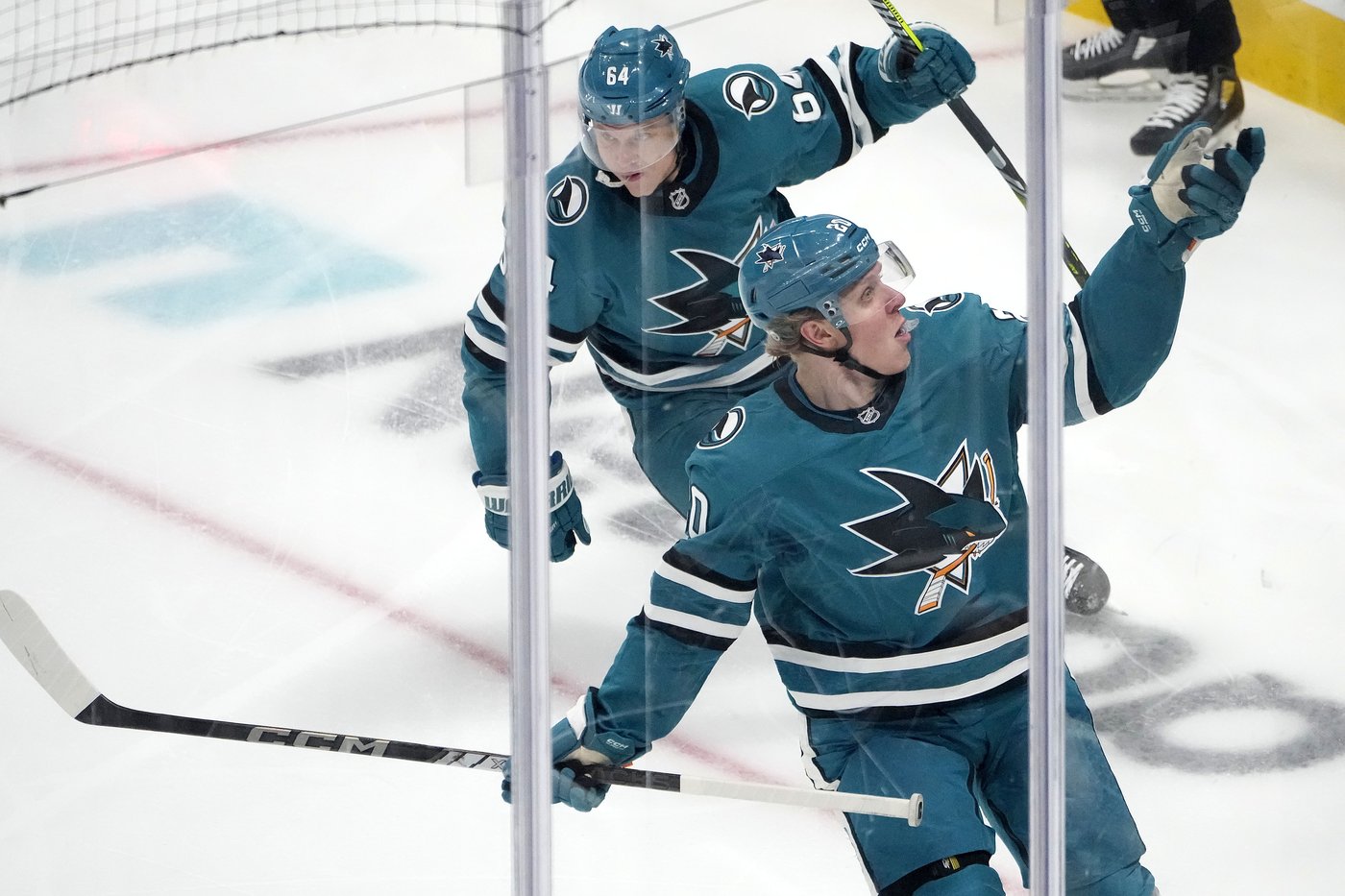 Lowry scores late goal to help Jets sink Sharks 4-3 | iNFOnews.ca Lowry scores late goal to help Jets sink Sharks 4-3 | iNFOnews.ca