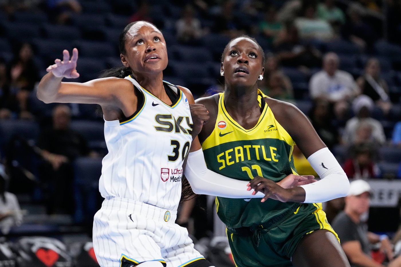 Azura Stevens scores 18 of her 20 points in the 1st half and the Sky beat the Storm 95-90 | iNFOnews.ca Azura Stevens scores 18 of her 20 points in the 1st half and the Sky beat the Storm 95-90 | iNFOnews.ca