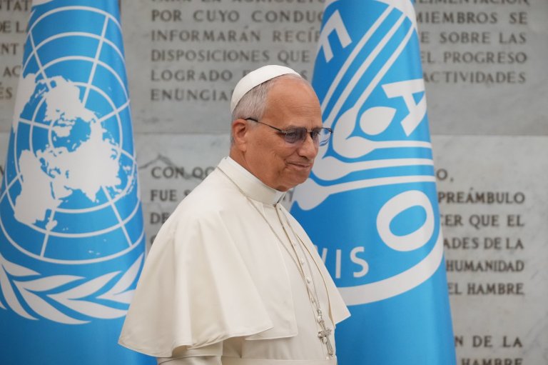 Pope Leo urges world leaders 'not to look the other way' in fighting global hunger | iNFOnews.ca