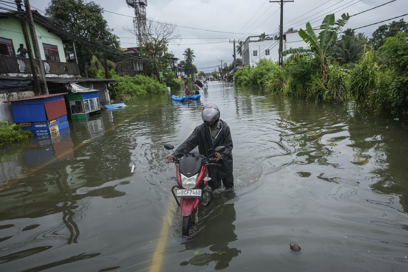 Sri Lanka closes schools as floods hammer the capital | iNFOnews.ca