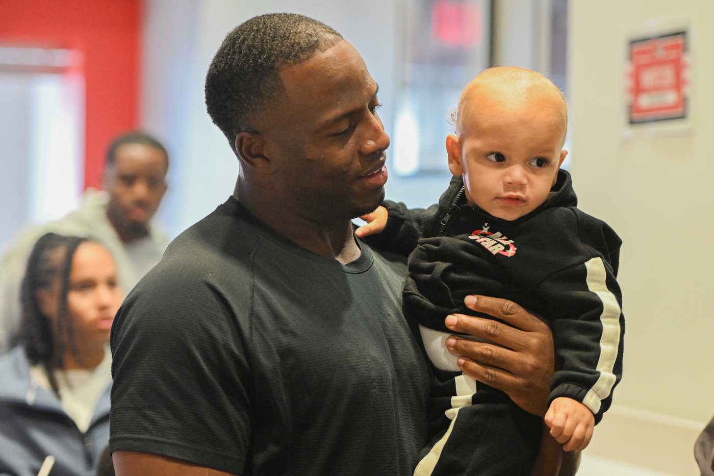Nick Chubb runs full circle and retires with Browns, who sign beloved running back to 1-day contract | iNFOnews.ca