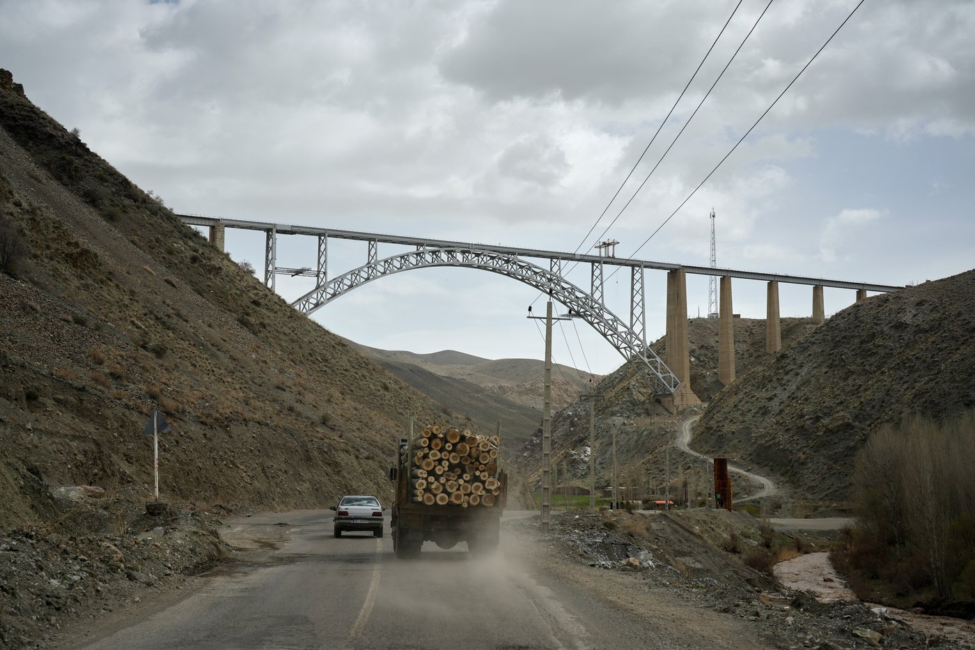 A 12-hour drive through Iran offers glimpses of destruction, defiance and daily life | iNFOnews.ca A 12-hour drive through Iran offers glimpses of destruction, defiance and daily life | iNFOnews.ca