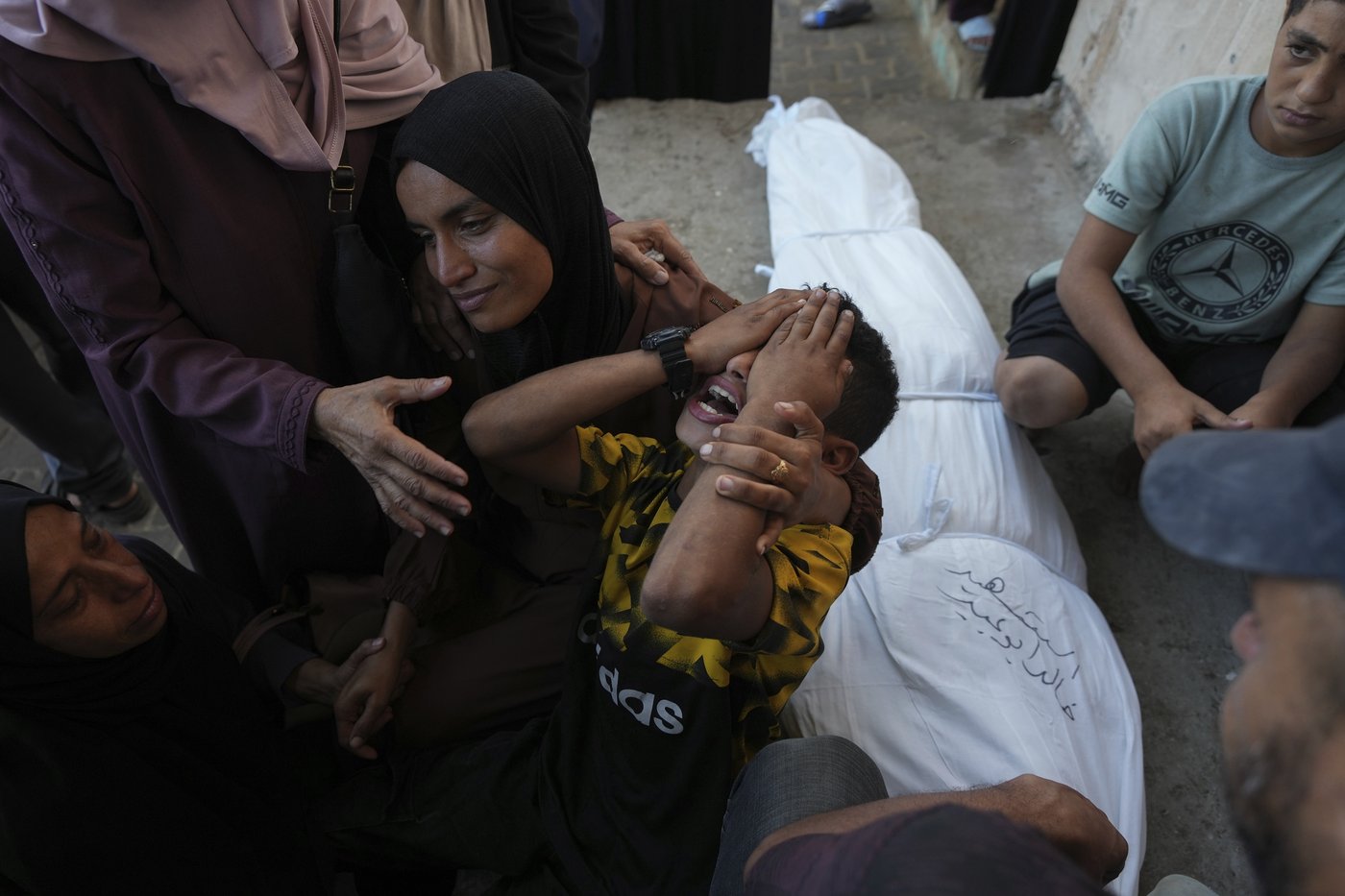 Israeli offensive in hard-hit northern Gaza kills and wounds dozens and threatens hospitals | iNFOnews.ca