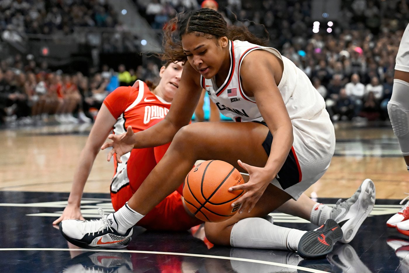 Sarah Strong scores career-high 29 points, grabs 13 rebounds as No. 1 UConn tops Ohio State | iNFOnews.ca Sarah Strong scores career-high 29 points, grabs 13 rebounds as No. 1 UConn tops Ohio State | iNFOnews.ca