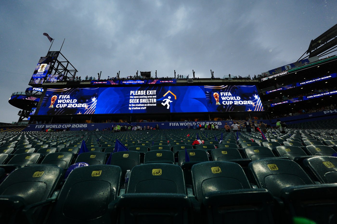 World Cup sees first weather delay, with France-Iraq game in Philadelphia paused for 2 hours | iNFOnews.ca World Cup sees first weather delay, with France-Iraq game in Philadelphia paused for 2 hours | iNFOnews.ca