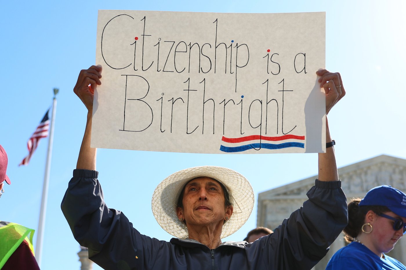 Supreme Court seems poised to reject Trump's birthright citizenship limits as he attends arguments | iNFOnews.ca