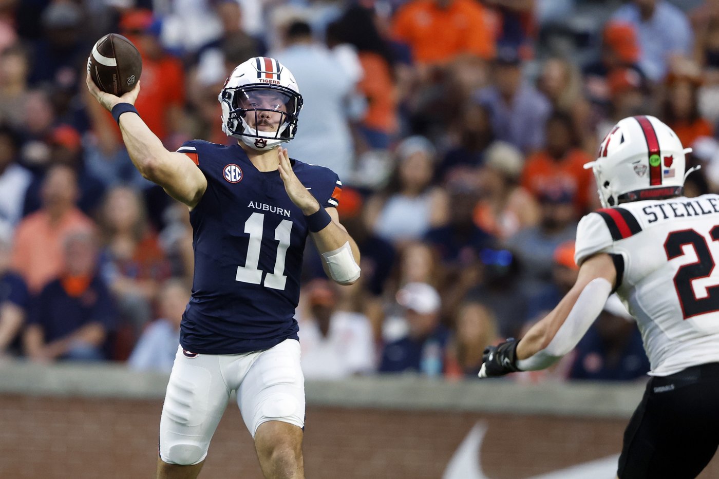 Jackson Arnold returning to Oklahoma as Auburn's QB following a rocky stint with the Sooners | iNFOnews.ca Jackson Arnold returning to Oklahoma as Auburn's QB following a rocky stint with the Sooners | iNFOnews.ca