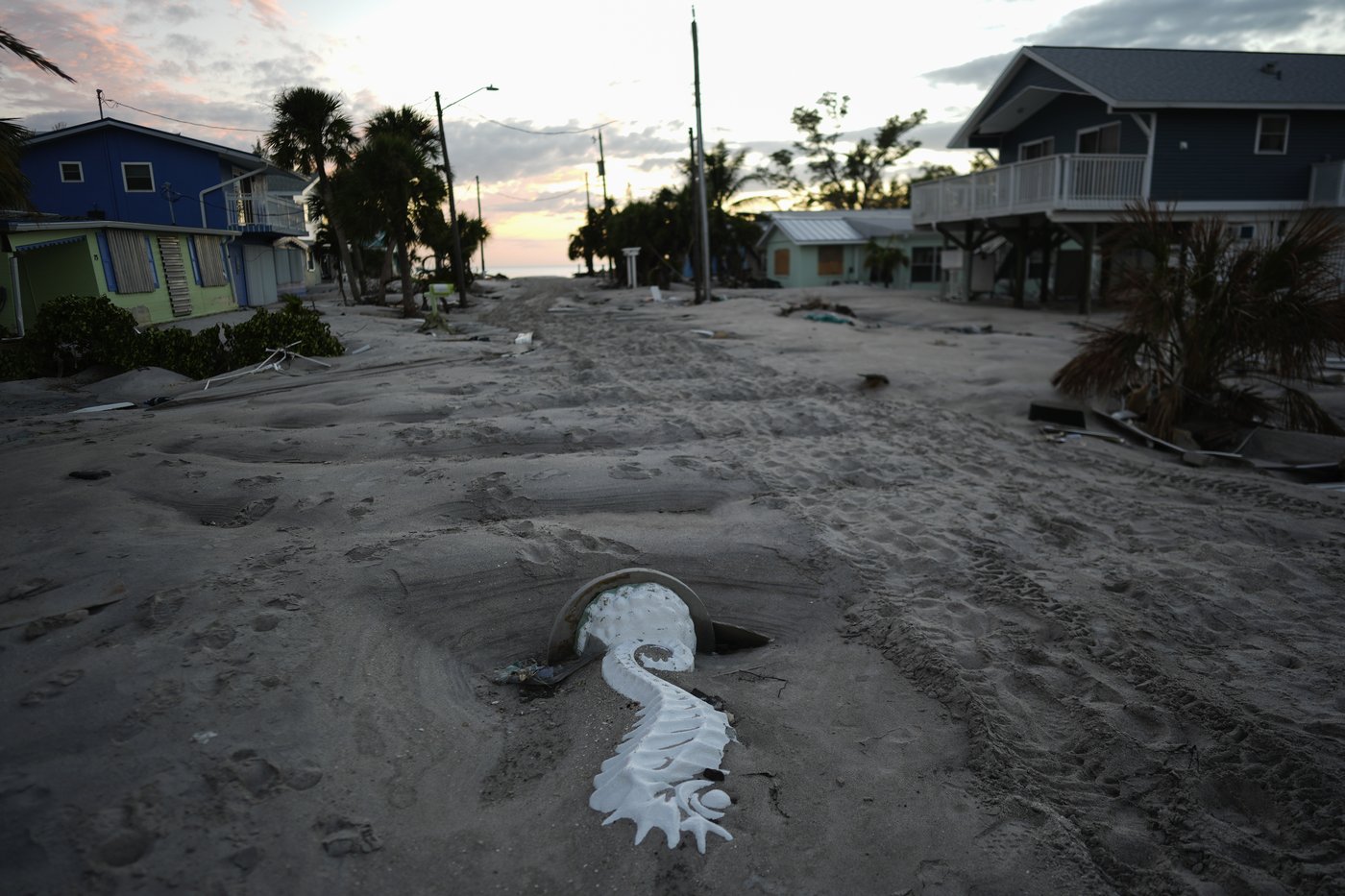 Floridians cleaning up from Hurricane Milton are hampered by a widespread fuel shortage | iNFOnews.ca