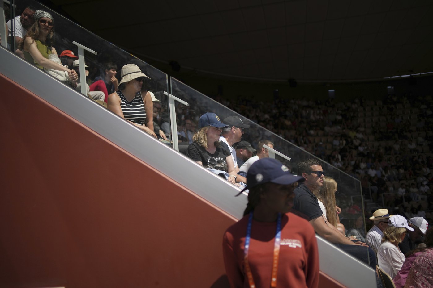 PHOTO COLLECTION: French Open Tennis Spectators | iNFOnews.ca