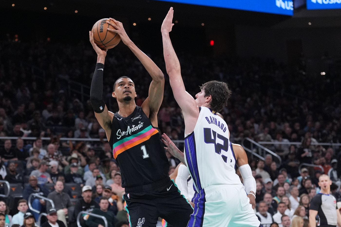 Wembanyama has 28 points, 15 rebounds to lead Spurs to eighth straight win, 139-122 over Kings | iNFOnews.ca