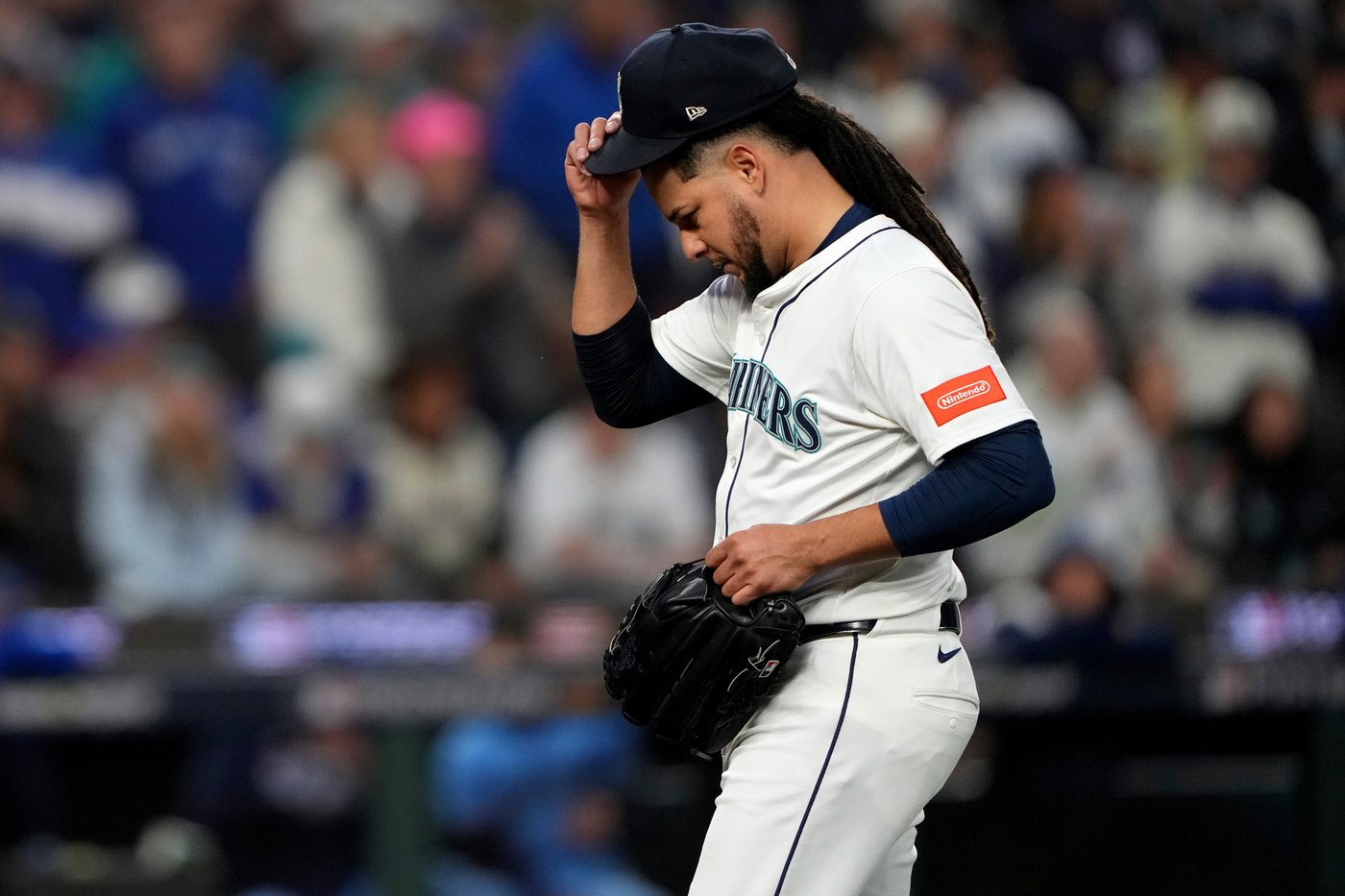 Mariners pitching pounded again as Seattle squanders ALCS lead at home | iNFOnews.ca Mariners pitching pounded again as Seattle squanders ALCS lead at home | iNFOnews.ca