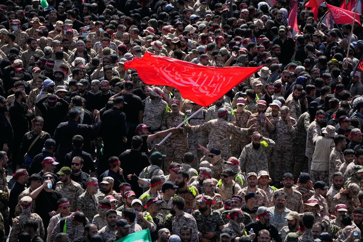 A look at the dayslong funeral for late Supreme Leader Khamenei in Iran and Iraq, in photos | iNFOnews.ca