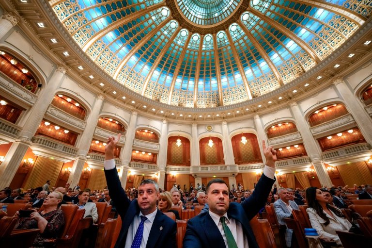 Political crisis deepens as Romanian lawmakers reject new government | iNFOnews.ca