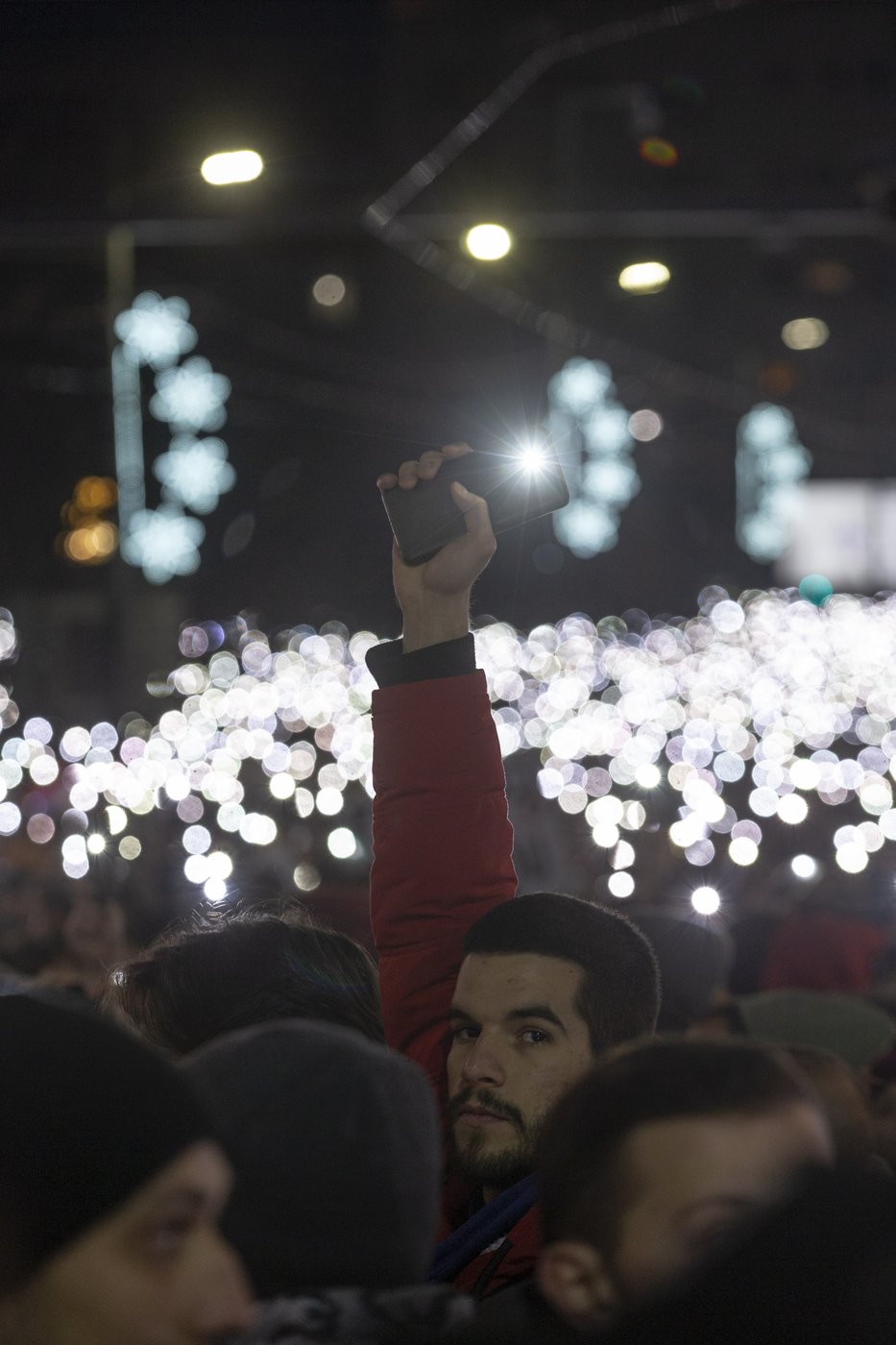 Thousands stream into Belgrade square to protest against populist Serbian leadership | iNFOnews.ca