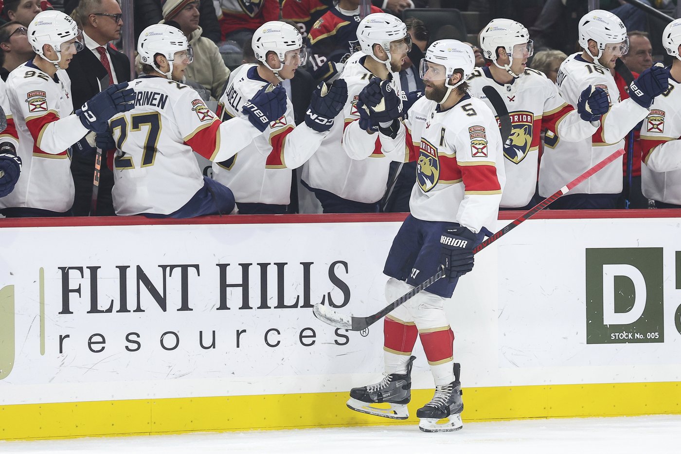 Matthew Tkachuk's 2 goals lead Panthers past Wild 6-1 | iNFOnews.ca