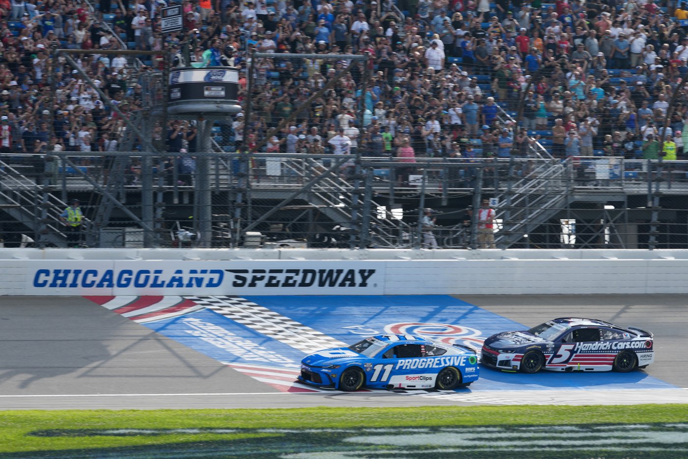 Briscoe holds off Bell in NASCAR’s return to Chicagoland Speedway | iNFOnews.ca Briscoe holds off Bell in NASCAR’s return to Chicagoland Speedway | iNFOnews.ca