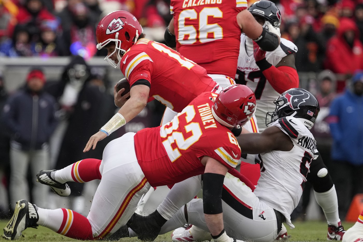Mahomes and Kelce help Chiefs to a 23-14 win over Texans and another AFC title game trip | iNFOnews.ca Mahomes and Kelce help Chiefs to a 23-14 win over Texans and another AFC title game trip | iNFOnews.ca