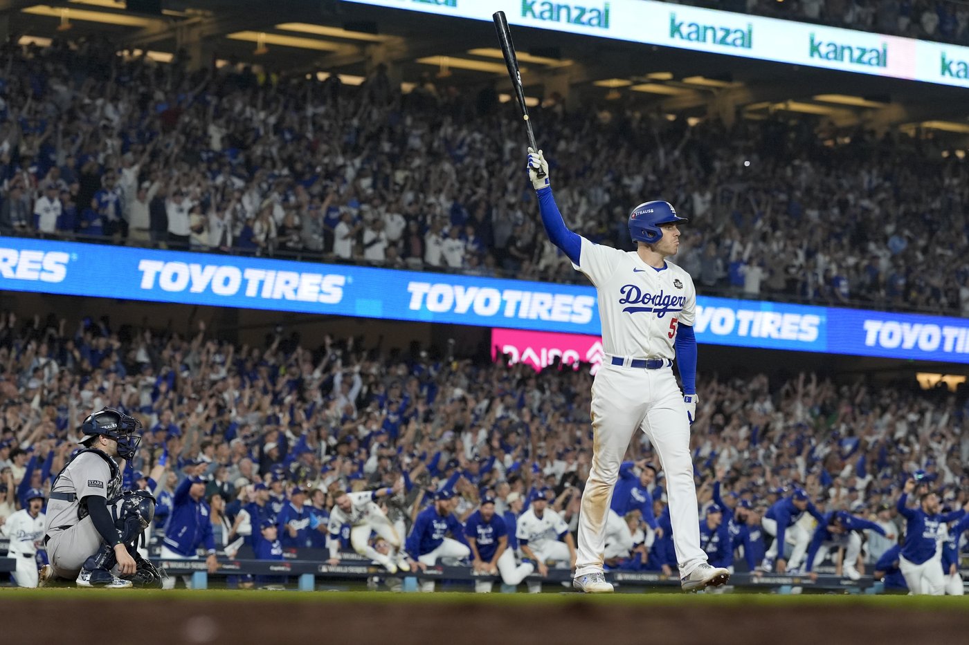 Freddie Freeman's World Series grand slam sparks a joyous family moment in a difficult year | iNFOnews.ca