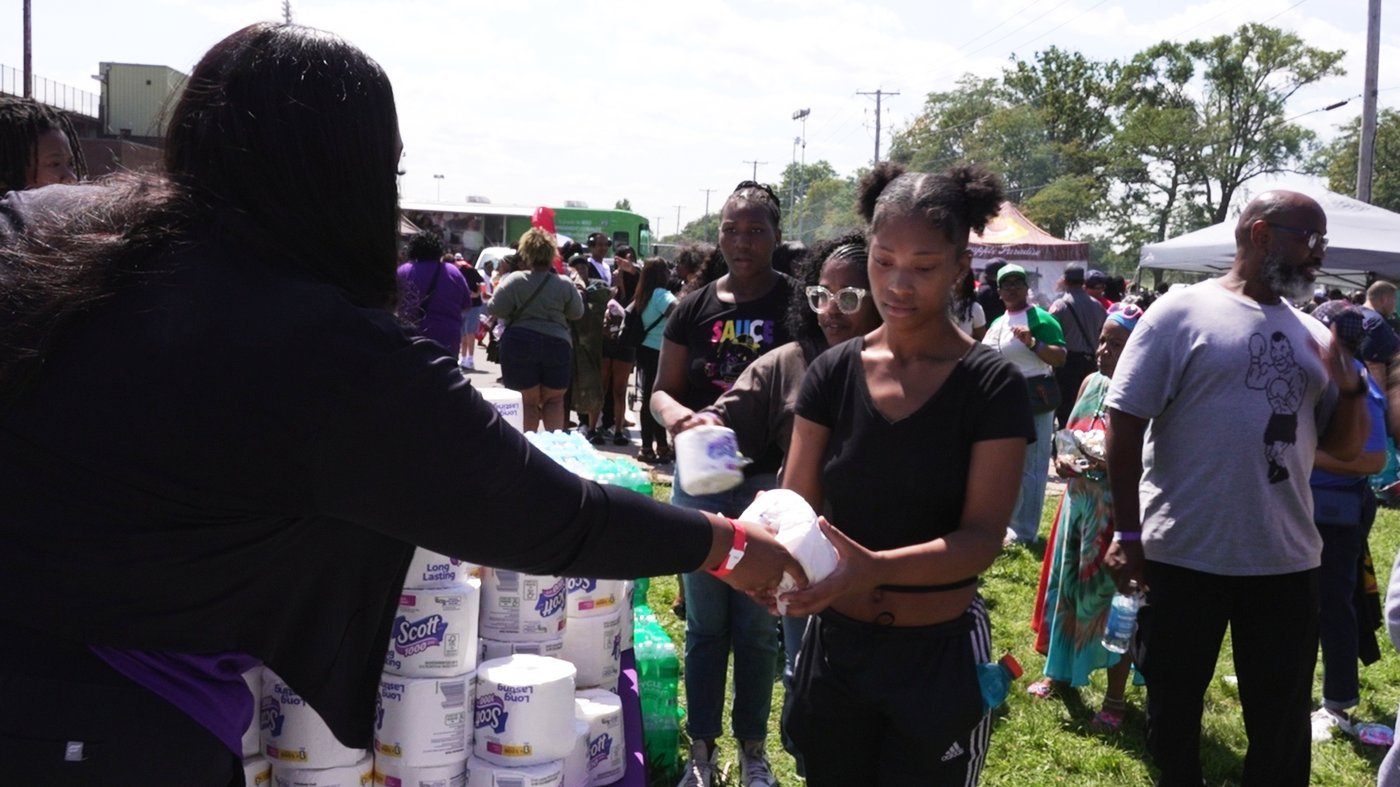 Some homes and businesses in Gary, Indiana, still without power 13 days after storms | iNFOnews.ca Some homes and businesses in Gary, Indiana, still without power 13 days after storms | iNFOnews.ca