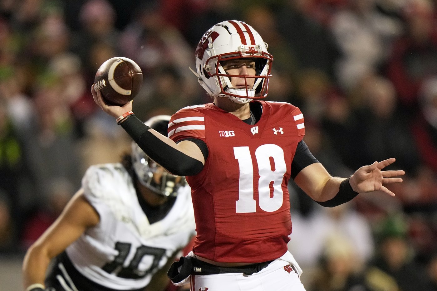 Wisconsin and Nebraska are both seeking bowl eligibility and an end to their losing streaks | iNFOnews.ca Wisconsin and Nebraska are both seeking bowl eligibility and an end to their losing streaks | iNFOnews.ca