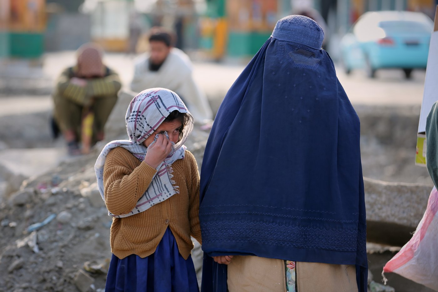 Rescue crews race through rubble after a deadly Kabul airstrike, in photos | iNFOnews.ca