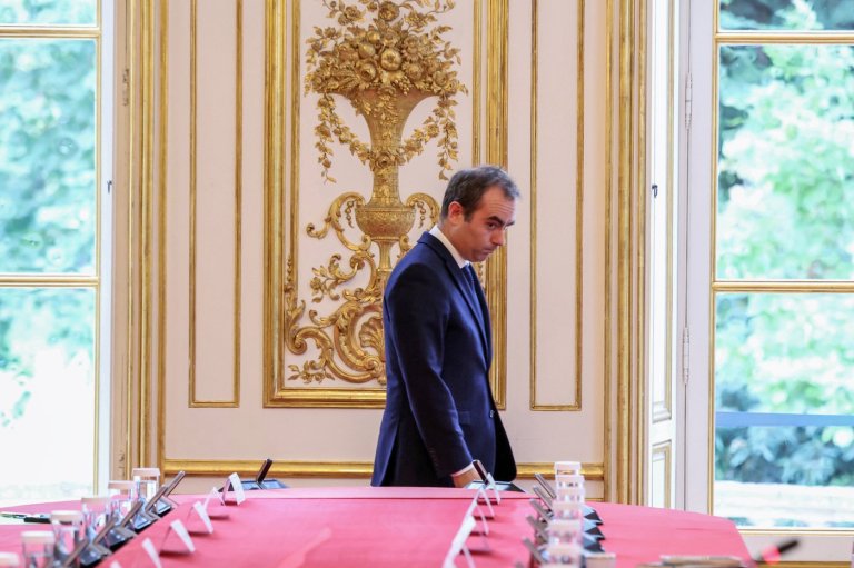 France’s political crisis drags on as PM faces no-confidence vote over pension reform | iNFOnews.ca