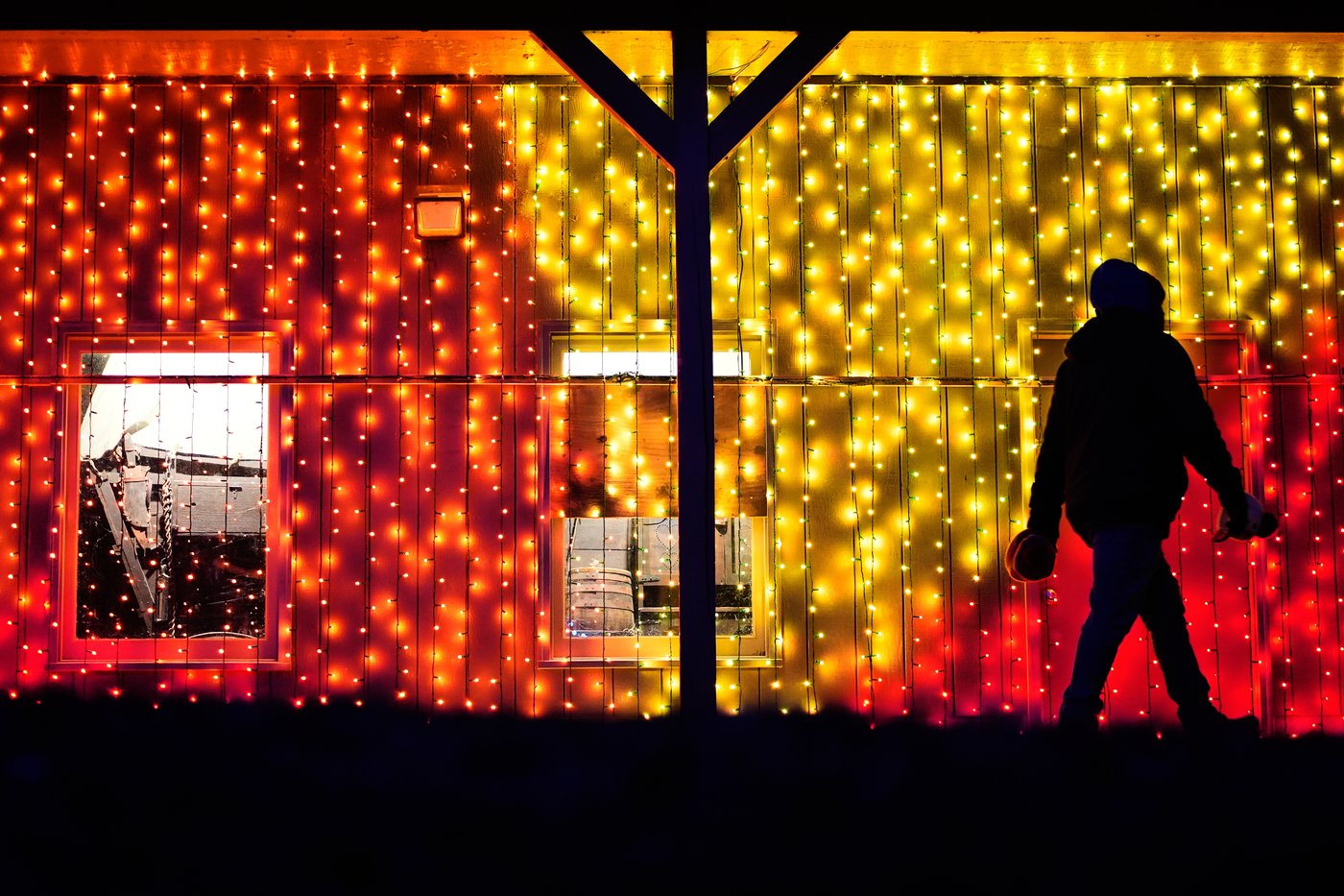 Photos show a world aglow with holiday lights | iNFOnews.ca